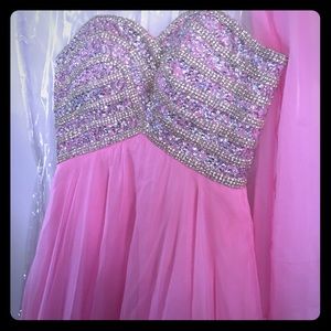 NWOT Nox Anabel Formal Gown